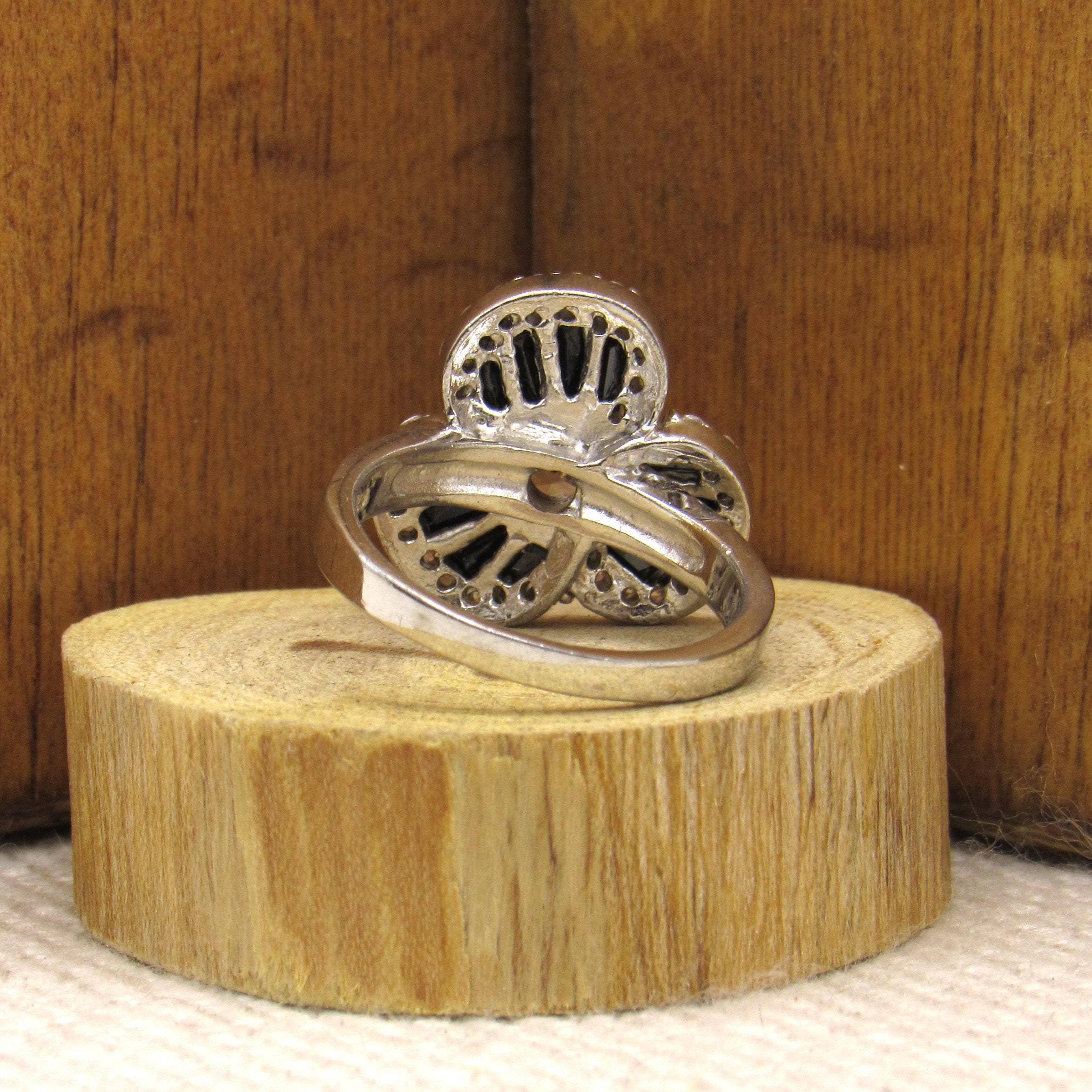 Sterling Silver Clover Shape Ring With Faceted Clear and Sterling Silver Clover Shape Ring With Faceted Clear and