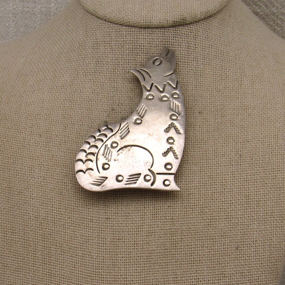 Sterling Silver Howling Coyote Pin +