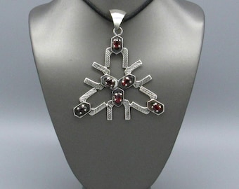 Vintage Sterling Silver Abstract Garnet Pendant Necklace