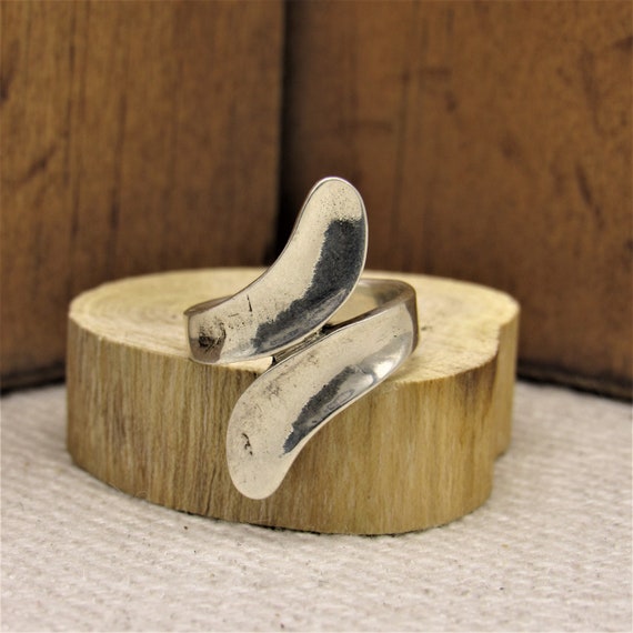 Thick Sterling Silver Statement Ring with Crossov… - image 1