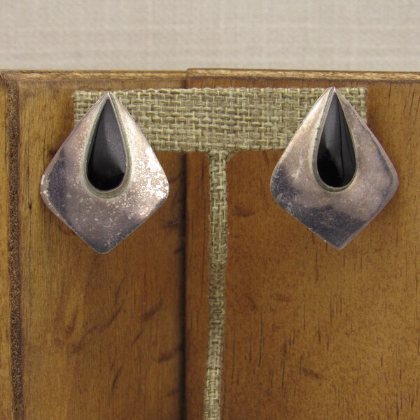 BLACK BAM BAM POST EARRING main image 0
