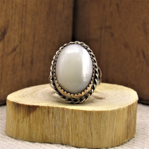 Sterling Silver Oval Mother of Pearl Ring Size 5 1/4 +