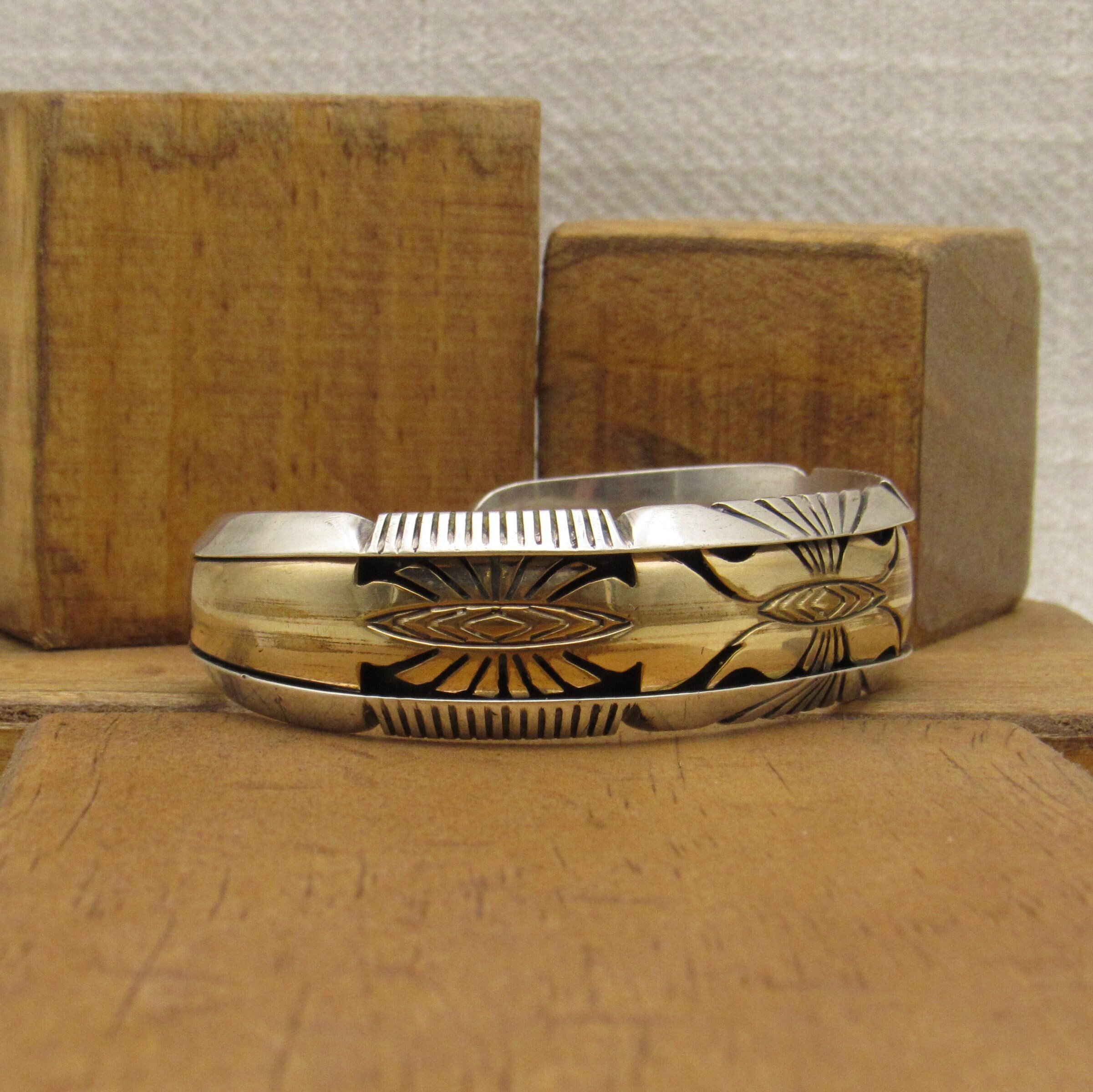 navajo T.YAZZIE スタンプワークバングル 太め sterling Navajo Mark Yazzie 12KGF and Sterling Silver Cuff Bracelet +