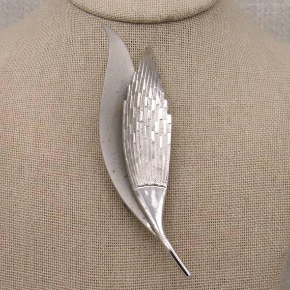 Elegant Silver Leaf Brooch VINTAGE Leaf Brooch Brushed 925 Silver Signed 1.5 main image 4