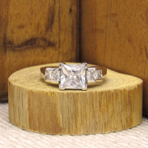 Sterling Silver Ring with 5 Rectangular Clear Fac… - image 1