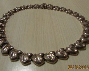 Beautiful Puffed Sterling Silver Necklace from Italy. 17" length +