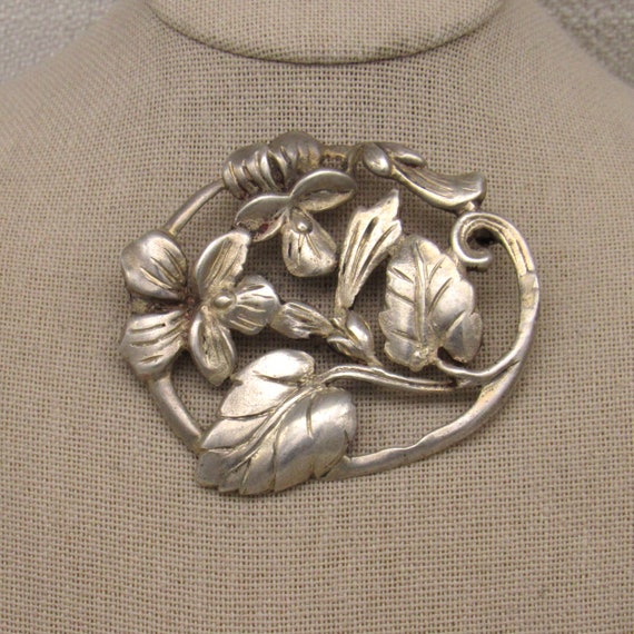 2 1/4" Wide Sterling Silver Floral Brooch +