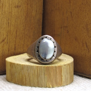 Sterling Silver Ring with Mabe Pearl - Size 6 1/4 +