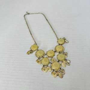 Lucite Bubble Facetterad Haklapp Halsband Statement Smör Guld Tonad Hängande VTG Estate