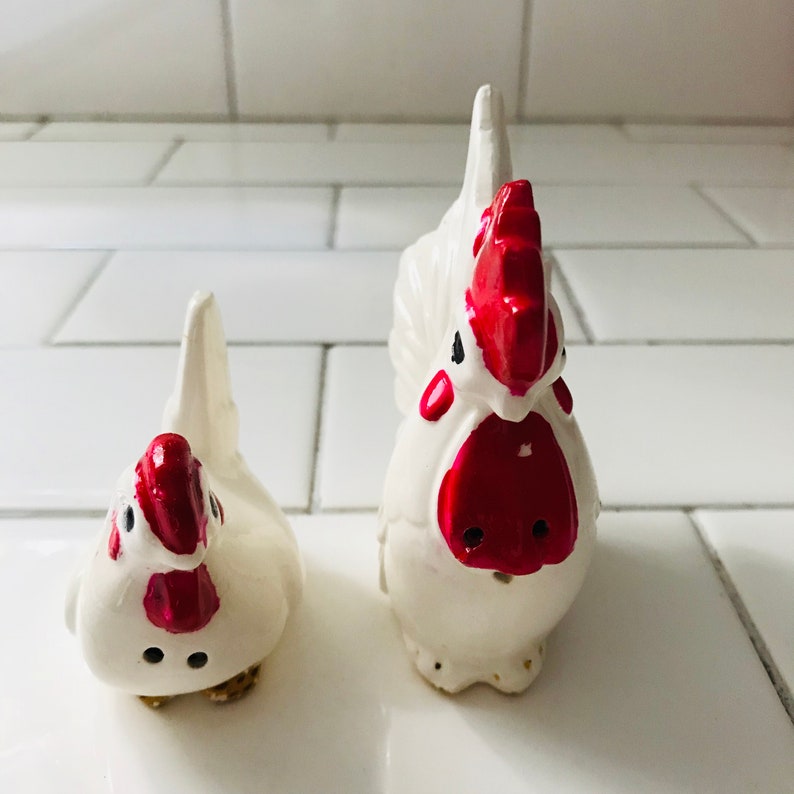 Vintage Salt and Pepper Shaker White Chicken and Rooster Collectible farmhouse display tableware cottage retro kitchen