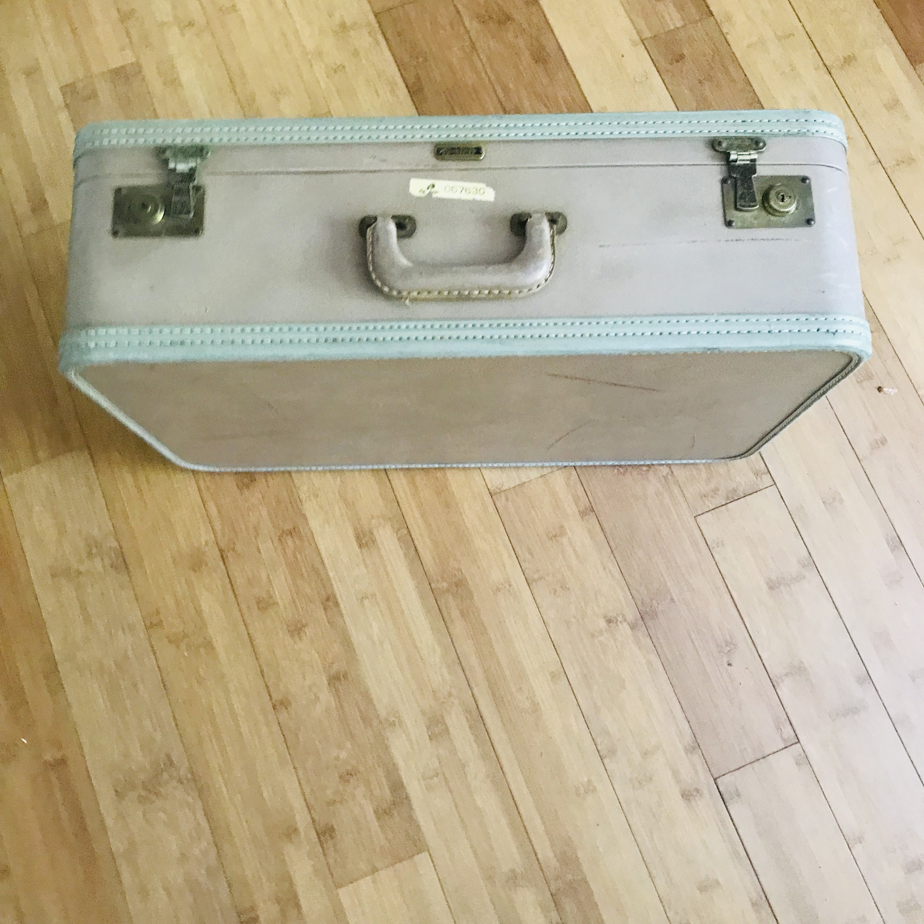oshkosh suitcase