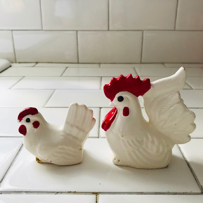 Vintage Salt and Pepper Shaker White Chicken and Rooster Collectible farmhouse display tableware cottage retro kitchen