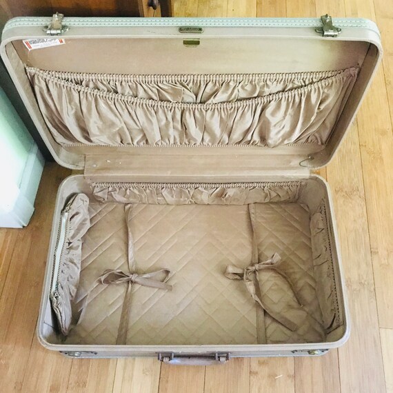 oshkosh suitcase