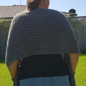 PDF crochet pattern Wrap with pockets image 3