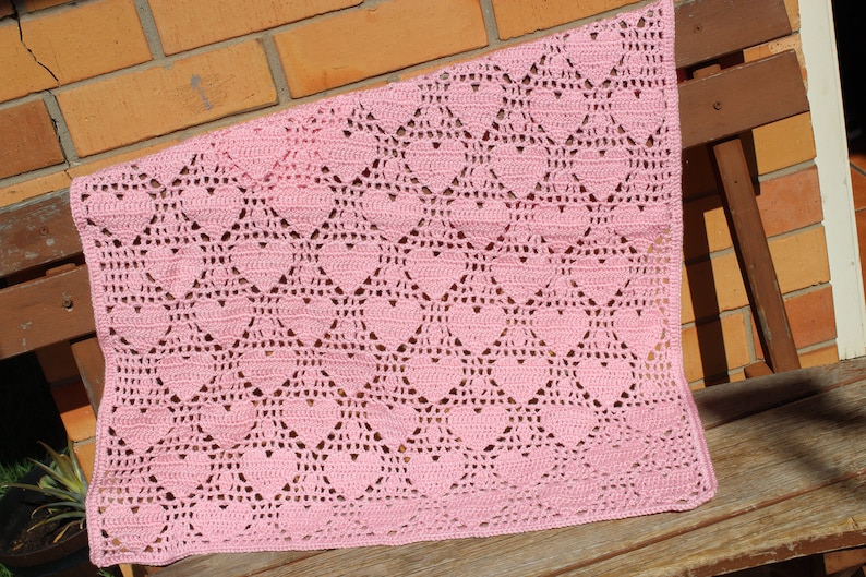 PDF, Crochet Pattern, Heart Blanket from Addicted 2 The Hook image 1