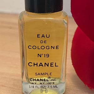 Vintage Chanel 19 - Etsy