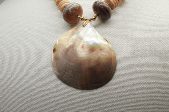 Topical Vintage Hawaiian Mother Of Pearl Necklace - image 5