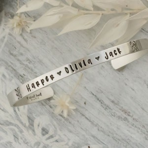Pulsera con nombre personalizado en plata de ley • Brazalete con nombre estampado a mano • Joyas personalizadas • Día de la madre • Regalo para mamá • Regalo para abuela • San Valentín