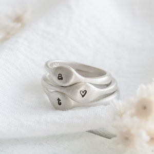 Personalized Ring For Women, Sterling Silver initial Ring, Organic Freeform Ring, Mothers Day Gift, Signet Ring, Personalized Gift for Mom