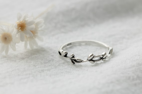 Detailed Sterling Silver Vine & Flower Ring Detailed Sterling Silver Vine & Flower Ring