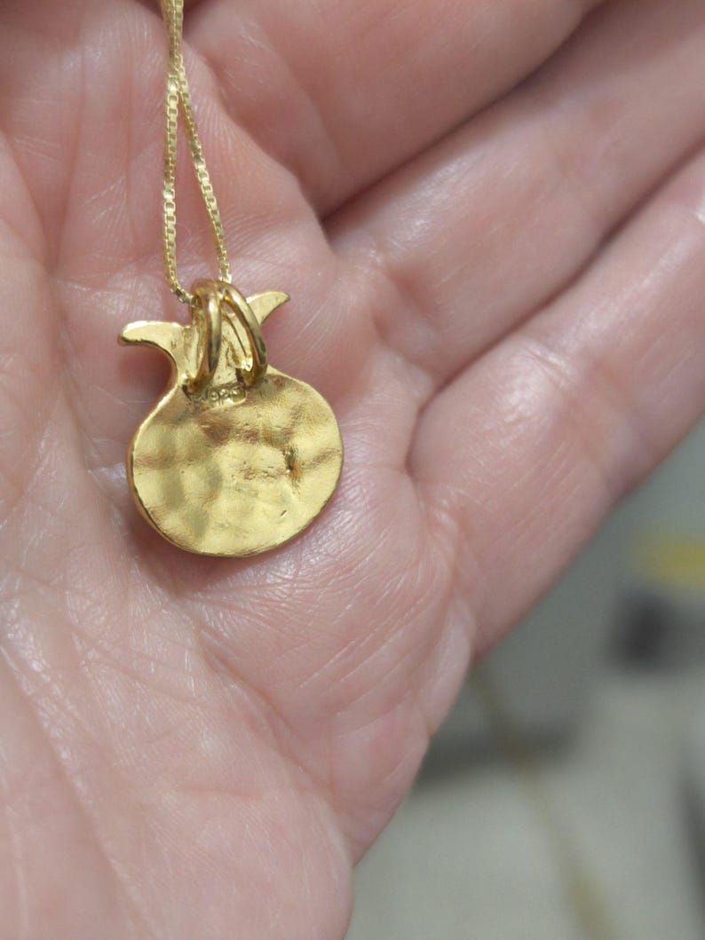 Collier Grenade d'Israël, Grenat, Or et Argent – Bijou artisanal israélien, cadeau idéal pour elle. Grenat, fruit de Jérusalem, cadeau de Terre Sainte. image 3