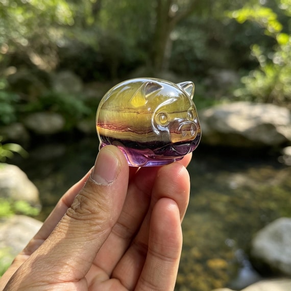 Natural Fluorite Pig Carving – Translucent Crystal Animal Statue, Healing Stone Decor (5x4x4cm)