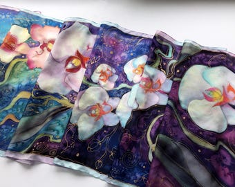 Lenço de seda com orquídeas, pintado à mão, com flores. Presente ideal para ela.