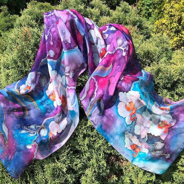 Orchideenfarbener Seidenschal, handbemalter Seidenschal, blauer Chiffon-Seidenschal, luxuriöses Damengeschenk, Abendaccessoire.
