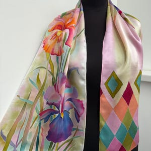 Iris Batik Seidenschal, handbemalter Seidenschal, Frühlingsmodeschal, Geschenkideen für Schwester, Mutter, Freundin, einzigartiges Geschenk für Sie.