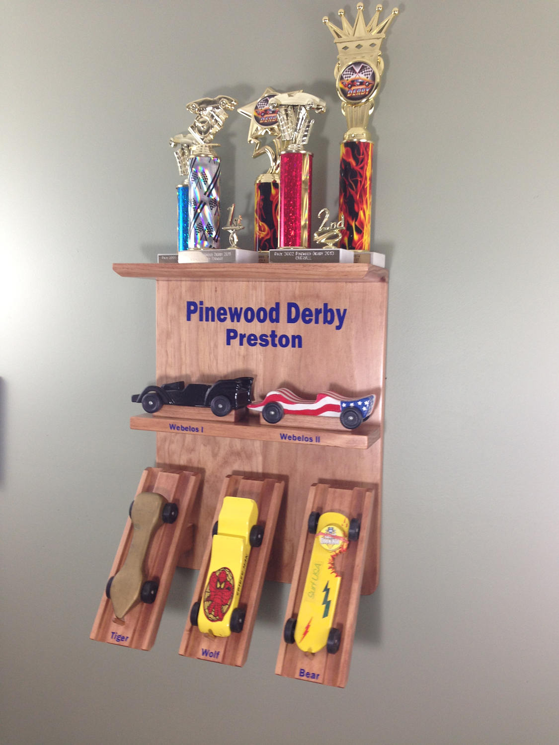 Pinewood Derby Car Display Wall Shelf CubScout Derby Shelf