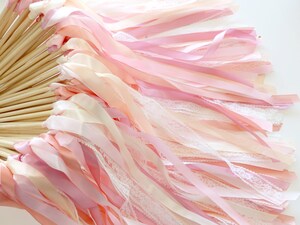 20 Baguettes Ruban Mariage Avec Cloches - Dentelle Blanche Réutilisable - Pour Mariages, Anniversaires, Fêtes