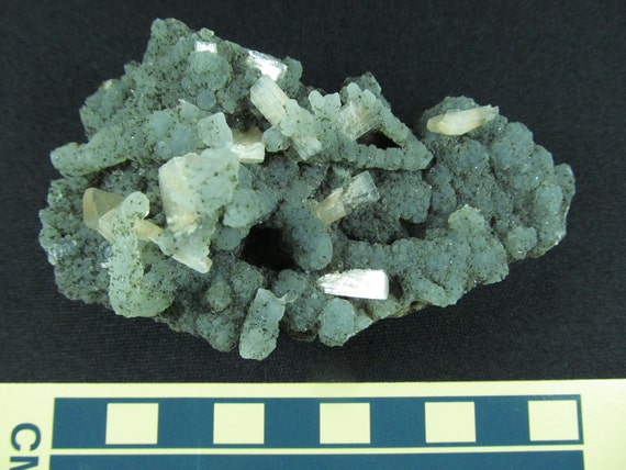 く*ら様 レッドスティルバイト カルセドニー 原石 鉱物標本 天然石 938