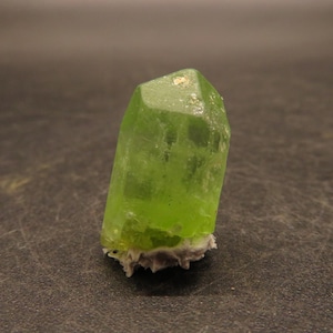 Cristallo di peridoto - Pakistan - Campione di minerale in miniatura