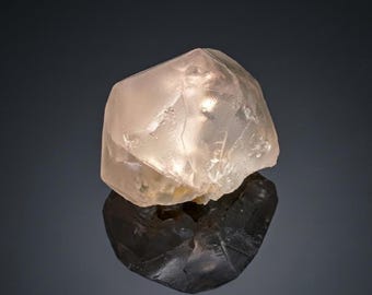 Fluorite - Spinel Law Twin thumbnail - Gligit-Baltistan, Pakistan