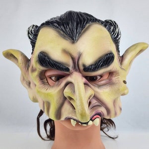 2002 Disguise Brand Halloween Mask Vampire Dracula Half Mask Upper Face Cover