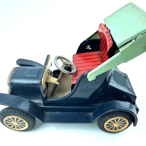 Convertible Model T Jalopy Metal Tin Toy Friction Convertible Car Made in Japan