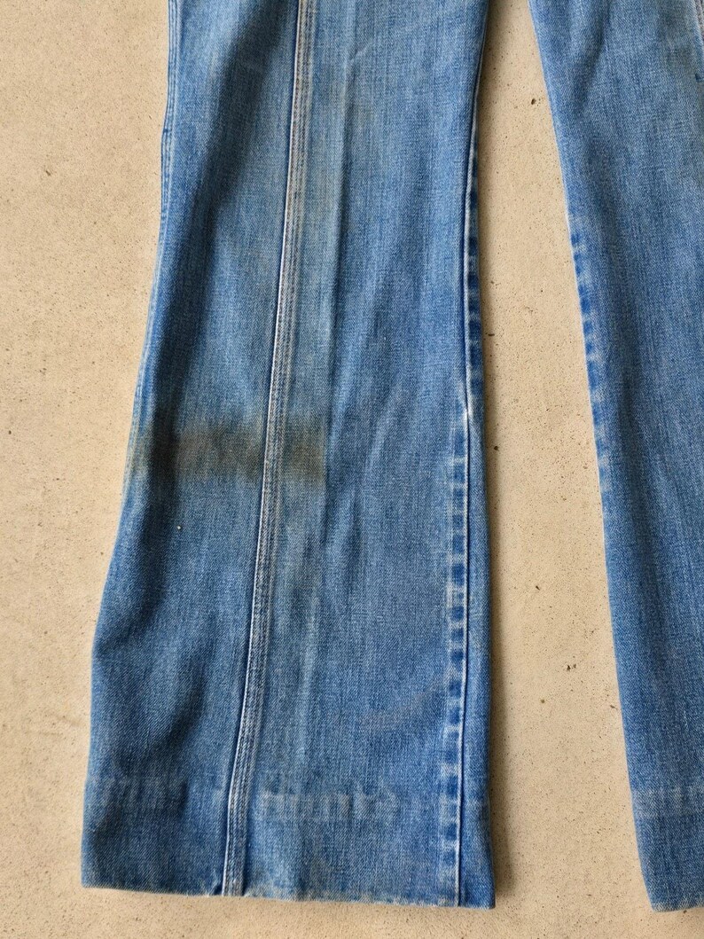Pantalones vaqueros Wrangler Saddle Back de mezclilla acampanada de los años 70, talla 13/14, cremallera Talon. imagen 2