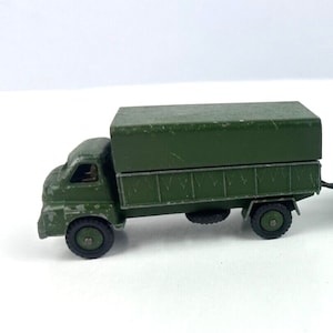 Vintage Dinky Toys Military #621 - 3 Ton Wagon Truck - Includes Driver Good Cond