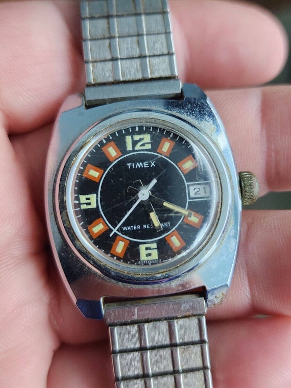 Vintage Timex Mens Watch Red & Black Dial Roulett… - image 2