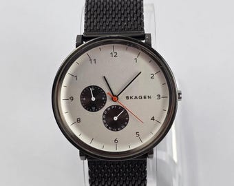 Skagen Hald Men's' White Dial Quartz Watch Gunmetal Case Strap 40mm New Battery