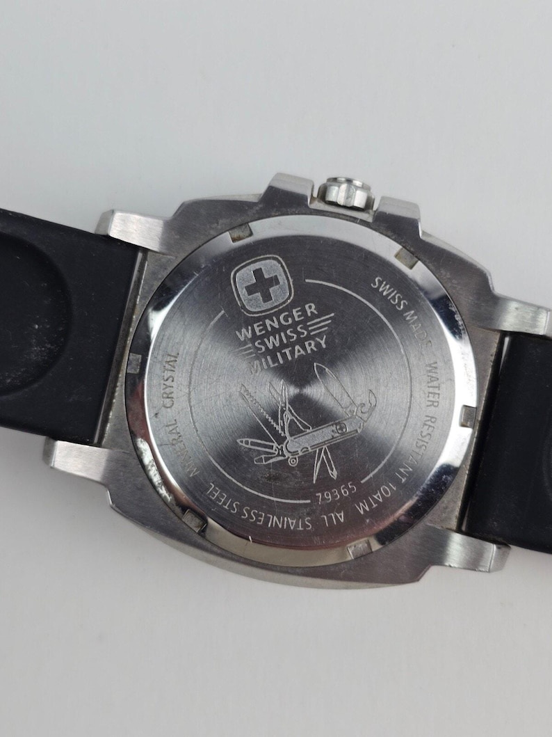 Wenger Swiss Military Watch Men 45mm quartz 79365 Black Rubber Strap Working image 6