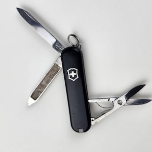 Victorinox Swiss Army Knife Classic Black Pocket Knife Nice & Sharp