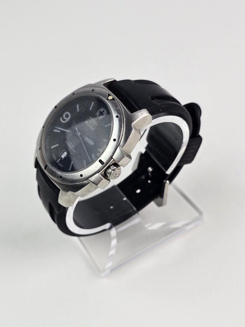 Wenger Swiss Military Watch Men 45mm quartz 79365 Black Rubber Strap Working image 3