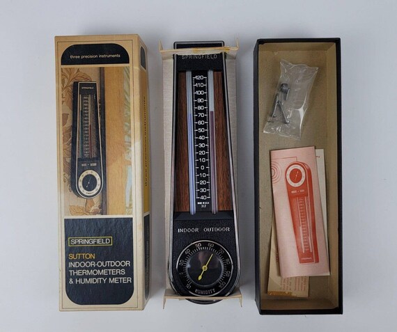 Analogue indoor-outdoor thermometer