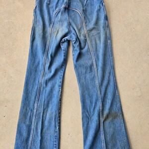 Pantalones vaqueros Wrangler Saddle Back de mezclilla acampanada de los años 70, talla 13/14, cremallera Talon. imagen 5