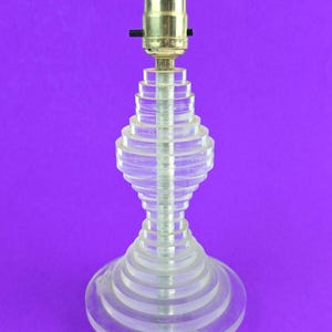 Vintage Stacked Klar Lucite Tischlampe Deco Style Lamp Works -braucht Stecker