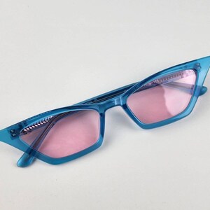 Damen Blenders Stella Sonnenbrille Katzenauge Blau w / Pink Rose Linsen & Fall Bild 2