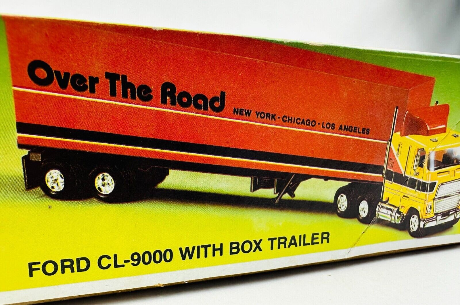 Snap Fit Over the Road Ford CL-9000 Sleeper Lindberg HO Scale Model Kit ...
