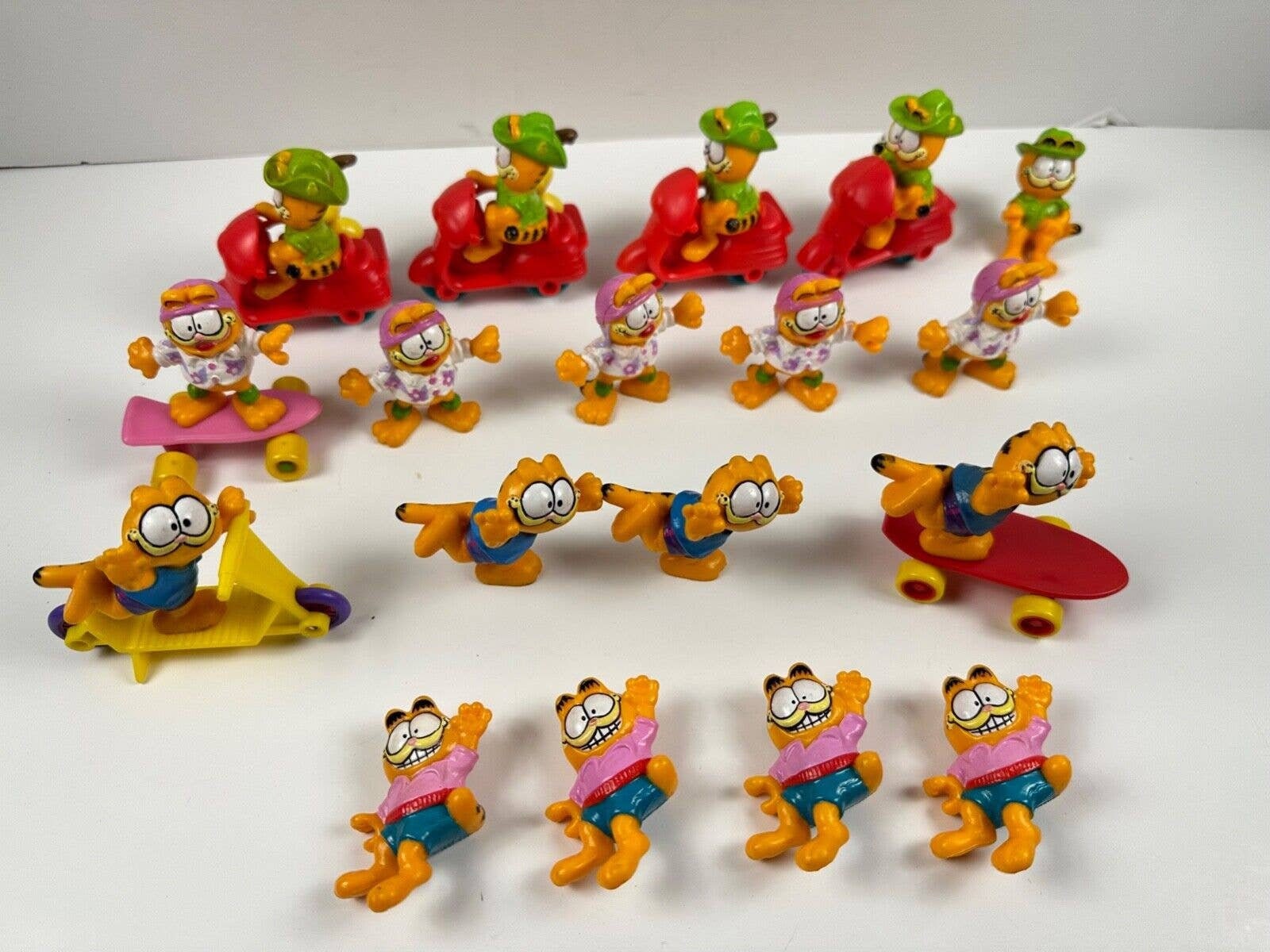 専用ページ　おまとめ　ガーフィールド　McDonald’s 1988 GARFIELD set of 6 McDONALDS HAPPY MEAL COLLECTIBLE MINI
