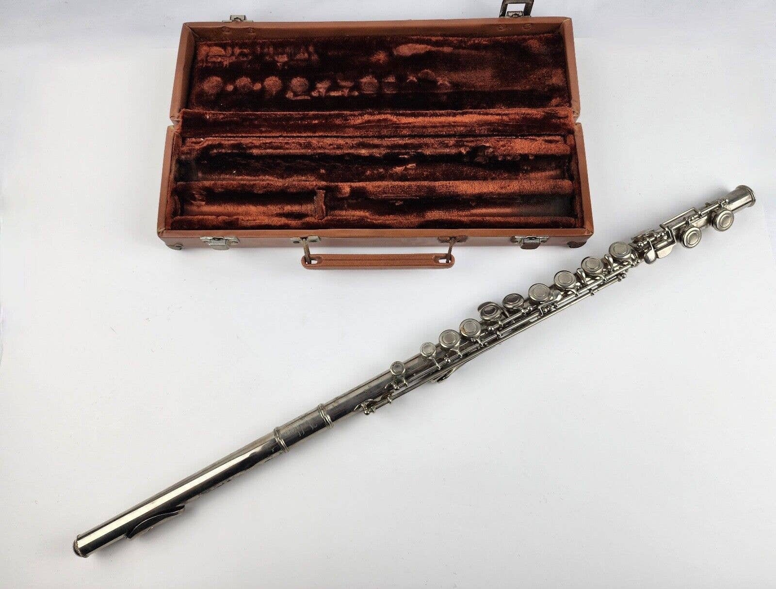 Artley 18-0 Silver Plated Flute - Made in the USA W/ Case Artley 18-0 Silver Plated Flute - Made in the USA W/ Case